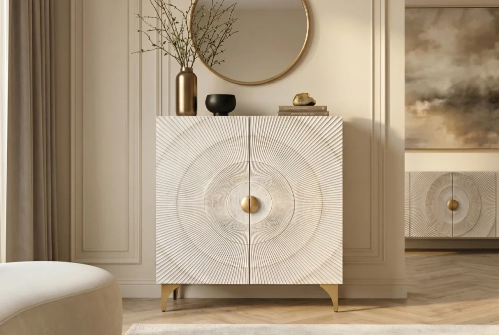 Vysoká komoda zlaté SUNSET 120 cm 3D z mangového dřeva bílé provedení