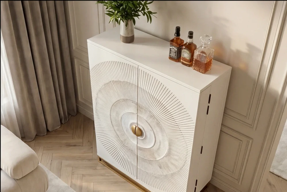 Bar skříňka zlaté SUNSET 140 cm 3D z mangového dřeva bílé provedení