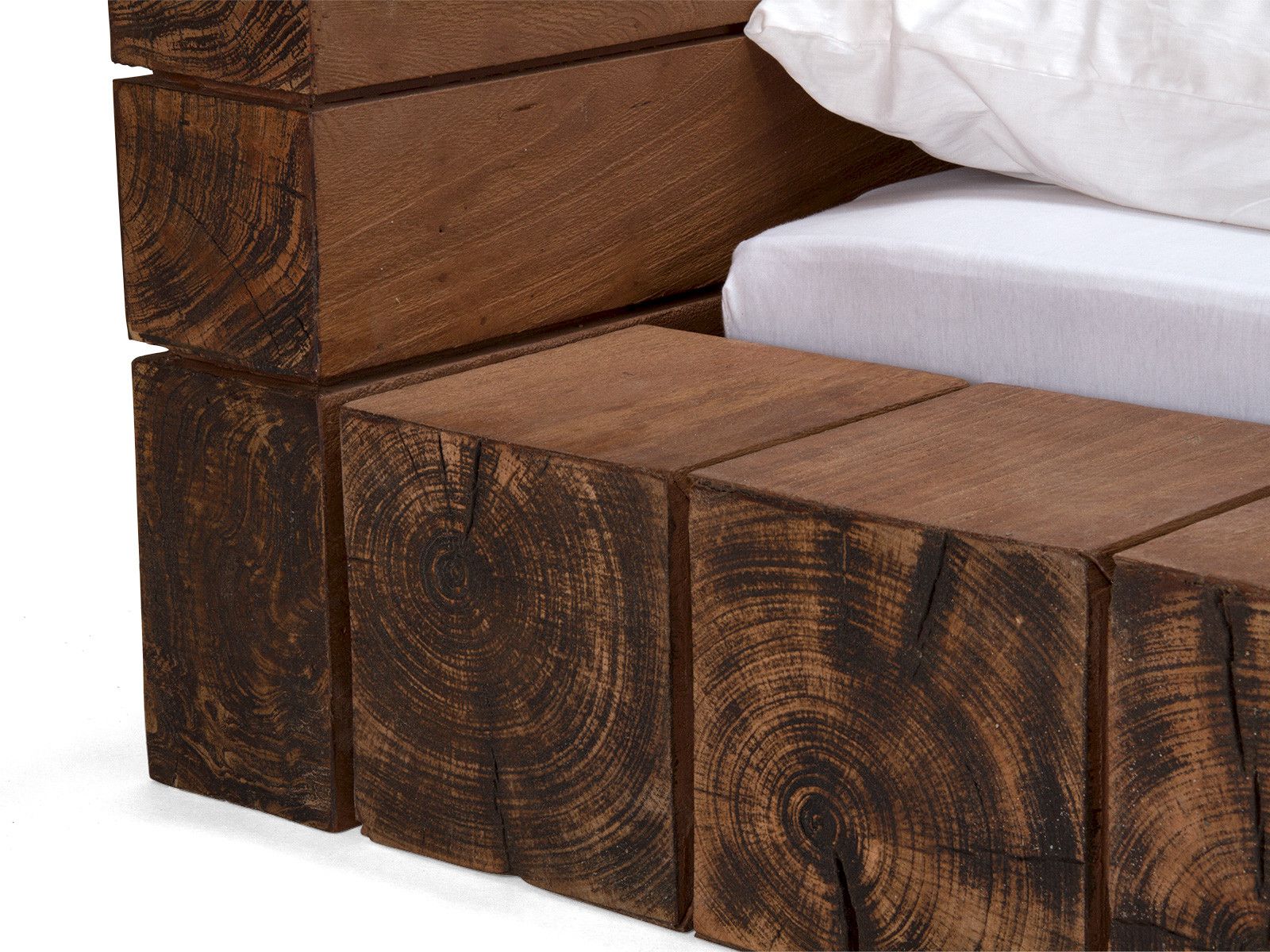 Futonová masivní postel z trámu 180x200 Woodlive