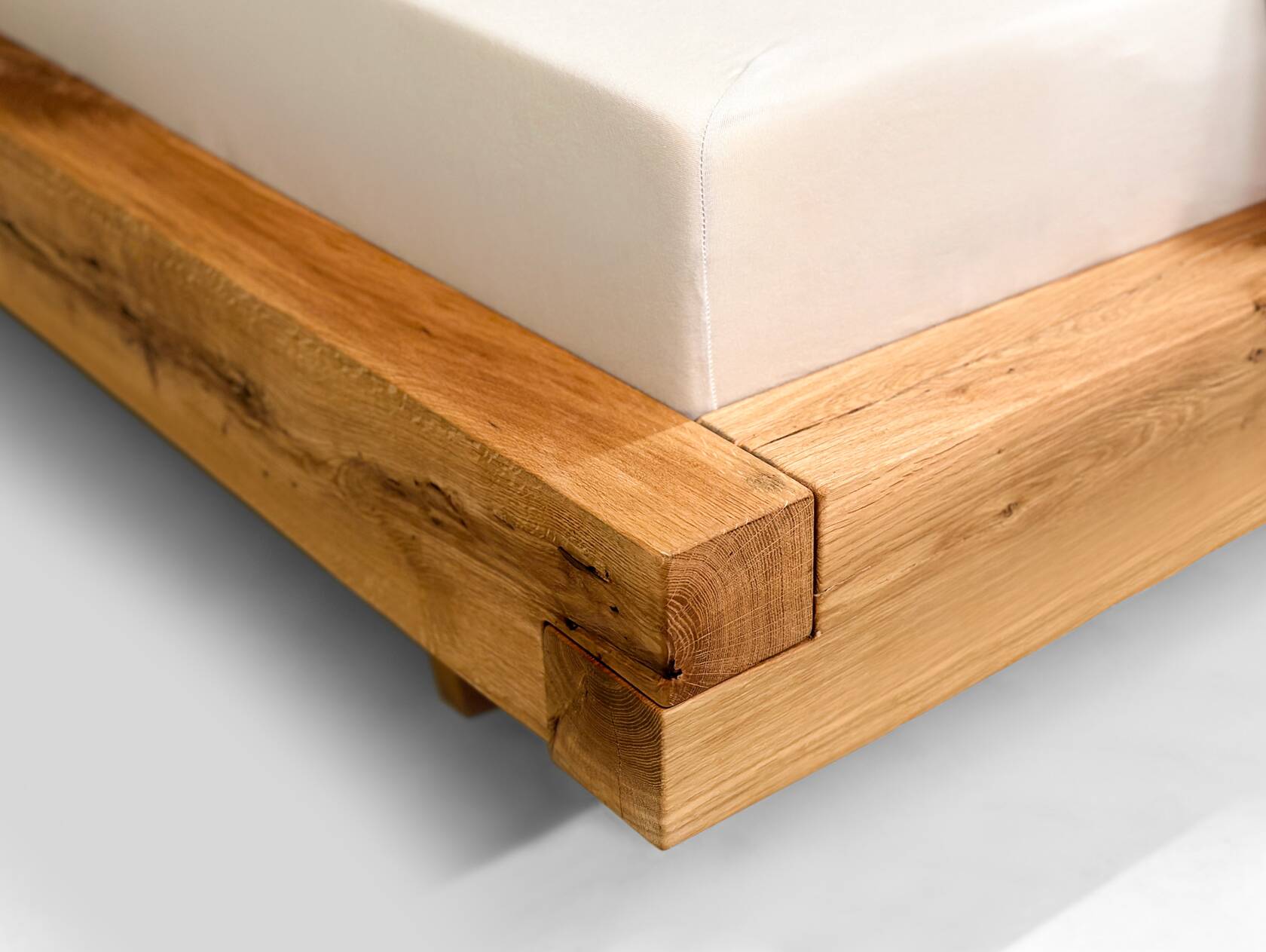 Dřevěná postel 200x200 Lucerne divoký dub