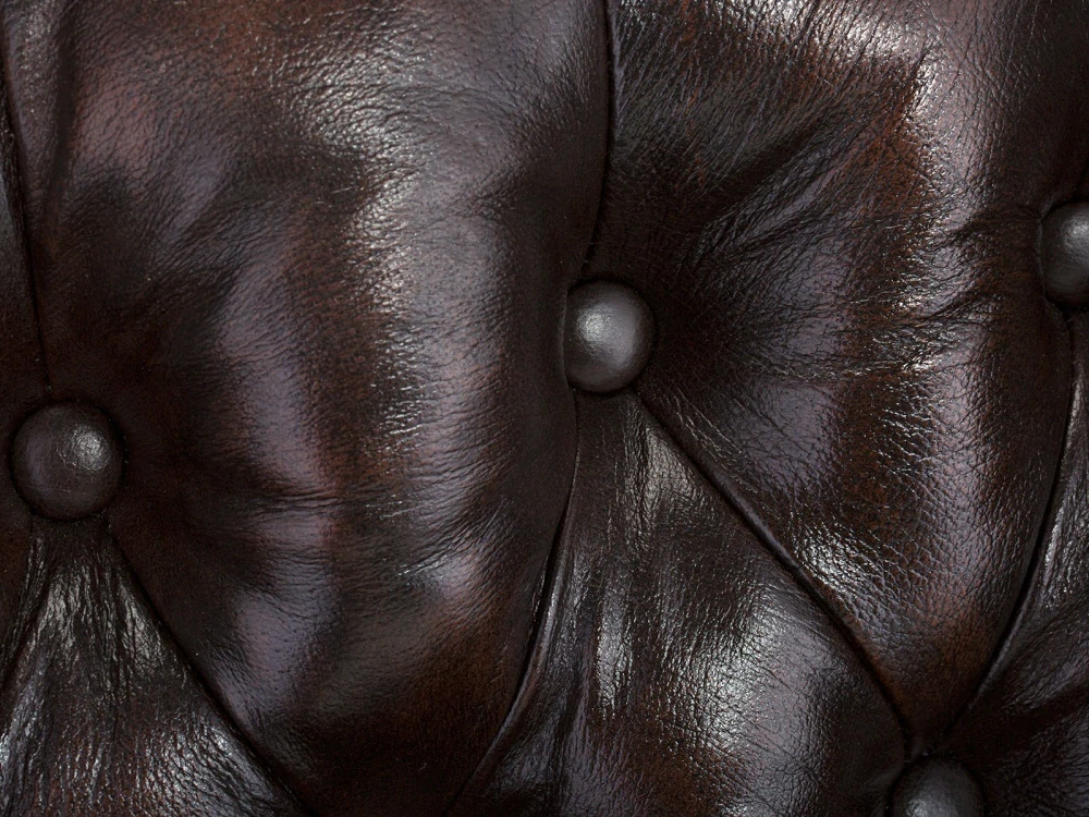 Křeslo ušák Chesterfield z pravé kůže