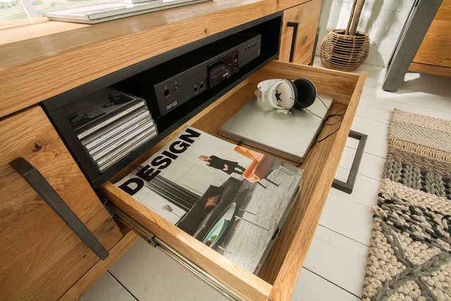 Nízký TV stolek THOR 200 cm z divokého dubu industriální styl
