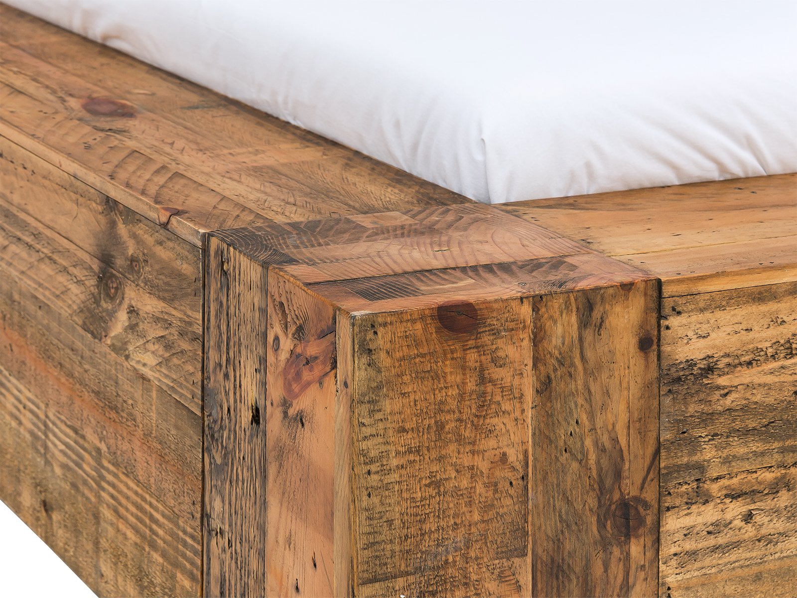 Postel z masivu 180x200 Kingsfield recyklovaná borovice