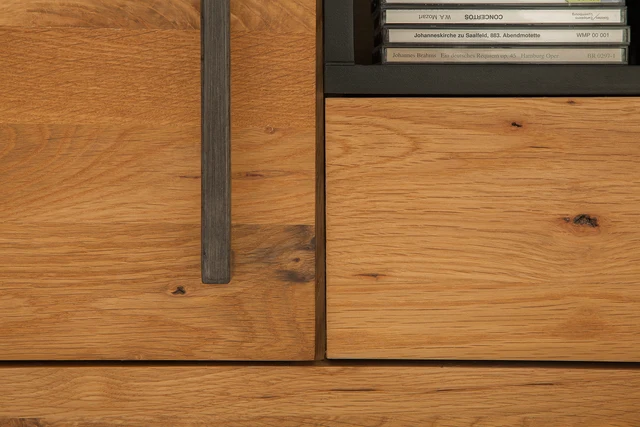 Nízký TV stolek THOR 200 cm z divokého dubu industriální styl