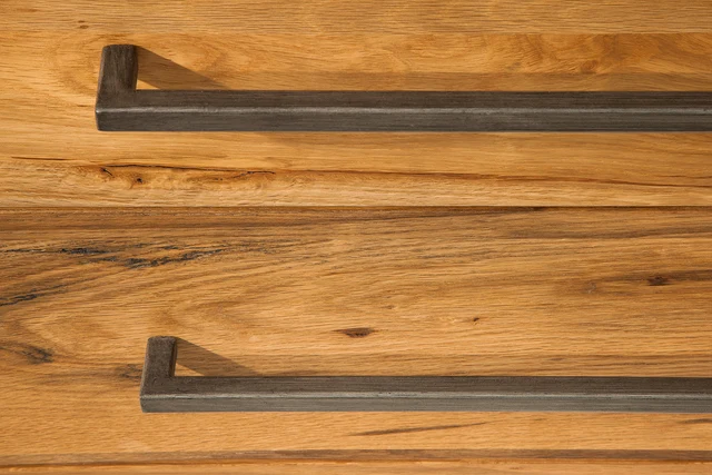 Komoda THOR 200 cm z divokého dubu industriální styl