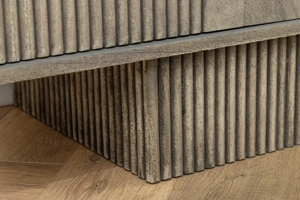Komoda ART DECO 170 cm 3D z mangového dřeva kouřové šedé provedení vzhled